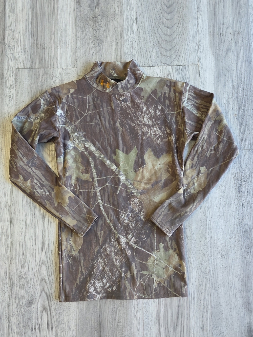 Under Armour Mens Medium Camo Mock Neck Compression Base Layer Hunting Shirt